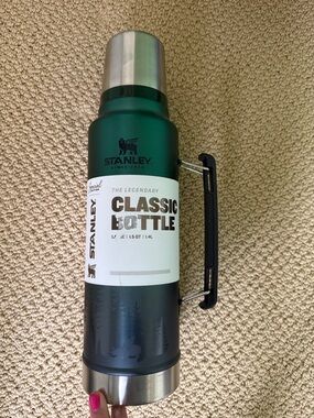 Stanley Two-Tone Green and Black Insulated Bottle
